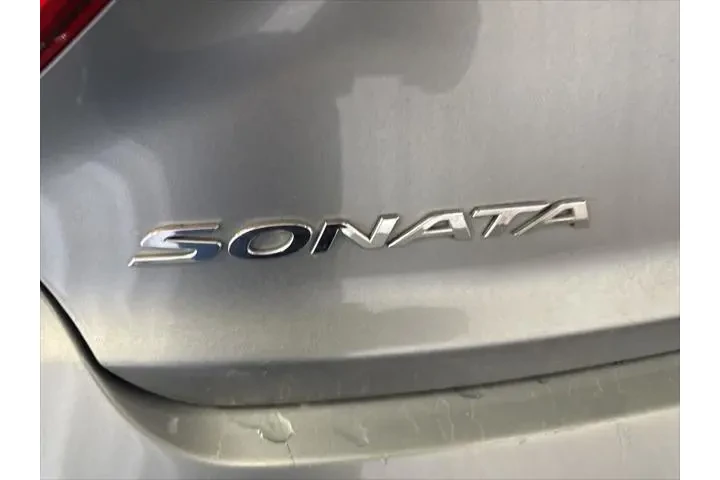 $6999 : Hyundai SONATA 2015 Sport 4d image 10