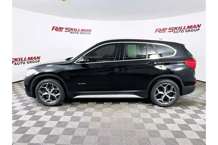 $16975 : BMW X1 2018 AWD xDrive28i 4d image 2