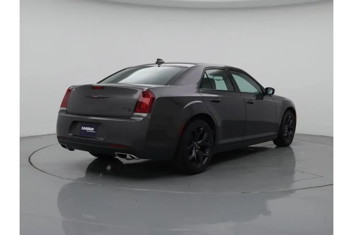 $35998 : Chrysler 300 2023 S V6 4dr S image 8