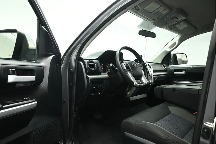 $36947 : Toyota Tundra 2017 4x4 SR5 4 image 6