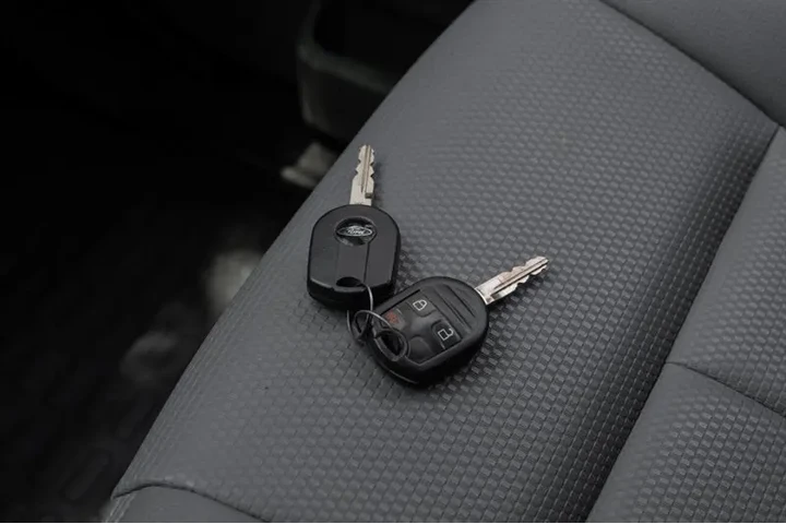 $49990 : 2015 Super Duty F-550 DRW XL image 1