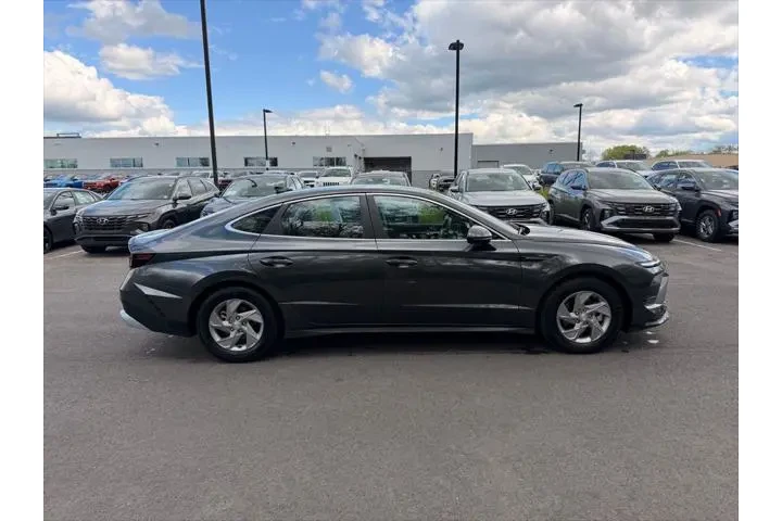 $23400 : Hyundai SONATA 2025 SE 4dr S image 2
