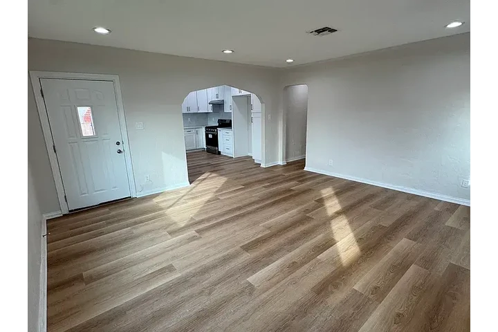 $1000 : Take a Tour Today 1BD-1BTH Now image 5