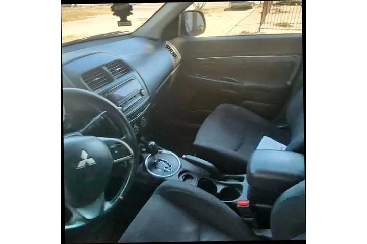 $5900 : 2015 MITSUBISHI OUTLANDER SPO image 7