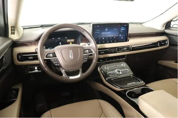 $37101 : Lincoln Nautilus 2023 Reserv image 2