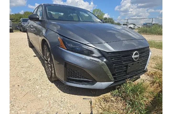 $19577 : Nissan Altima 2024 2.5 SV 4d image 4