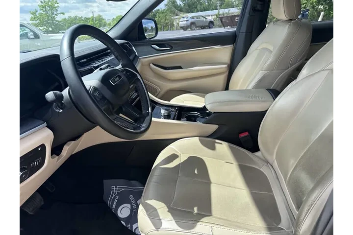 $29900 : 2022 Grand Cherokee 4xe image 10