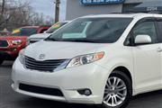 $22095 : 2017 Sienna XLE 8-Passenger thumbnail