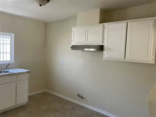 $1995 : 2 bedroom, Los Angeles, image 1