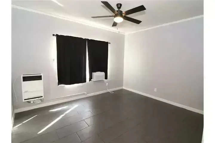 $1387 : APARTAMENTO SINGLE image 1