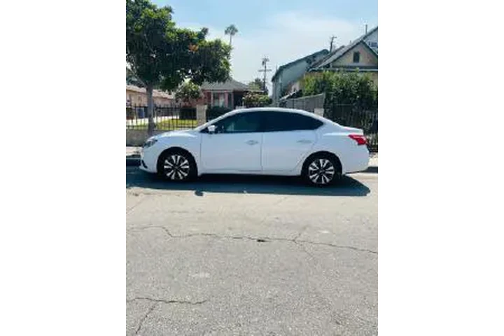 $8000 : 🚗NISSAN SENTRA 2019 image 1