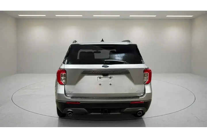 $26495 : Ford Explorer 2021 AWD XLT 4 image 4