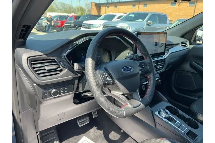 $24642 : Ford Escape 2024 AWD ST-Line image 6