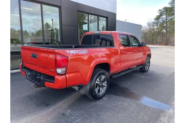 $24995 : Toyota Tacoma 2016 4x4 SR5 V image 7