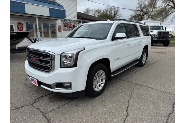 $12990 : 2017 GMC Yukon XL SLT image 3