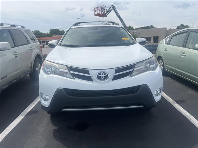 $8000 : PRE-OWNED 2014 TOYOTA RAV4 XLE image 3
