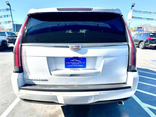 $32990 : 2017 Escalade Platinum image 6