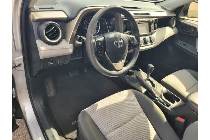 $14185 : Toyota RAV4 2015 LE 4dr SUV image 9