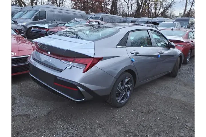 $27240 : Hyundai ELANTRA 2025 SEL Con image 3