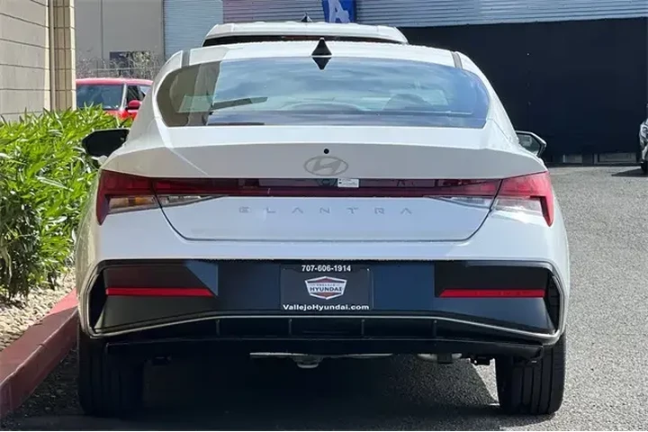 $21990 : Hyundai ELANTRA 2025 SEL Con image 7