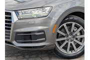 $21798 : Audi Q7 2018 AWD 3.0T quattr thumbnail