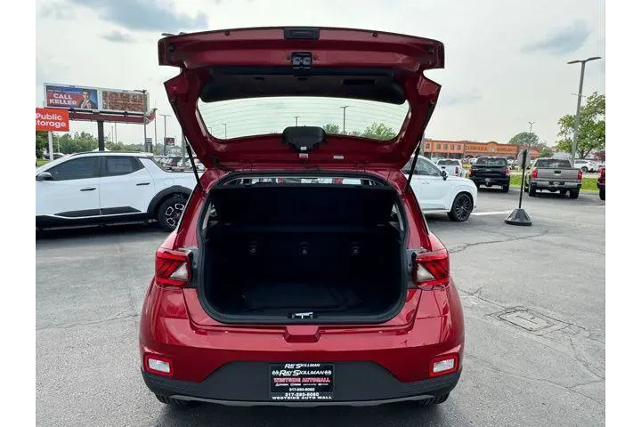 $24157 : Hyundai VENUE 2025 SEL 4dr C image 10