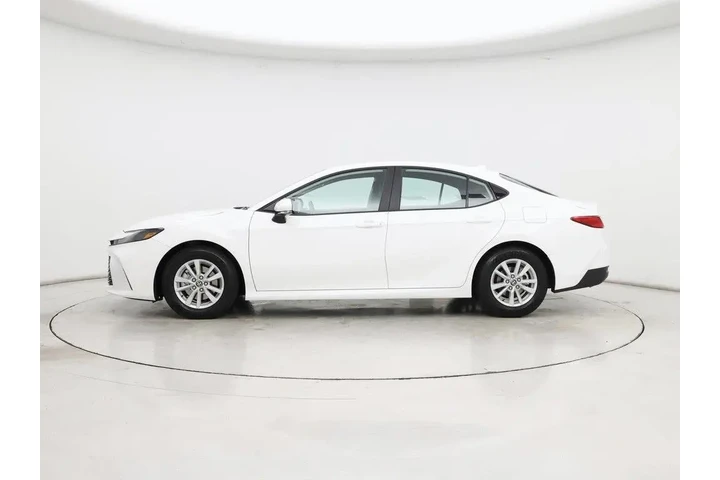 $31998 : Toyota Camry 2026 LE 4dr Sed image 3