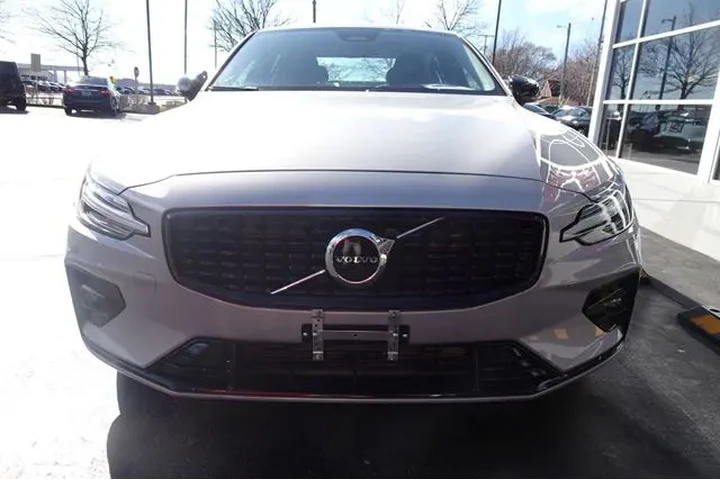 $28999 : 2025 S60 image 3