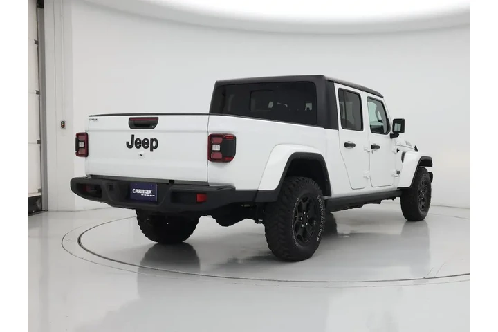 $28998 : Jeep Gladiator 2021 4x4 Will image 8