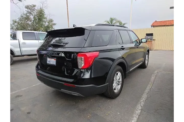 $31085 : Ford Explorer 2023 XLT 4dr S image 3