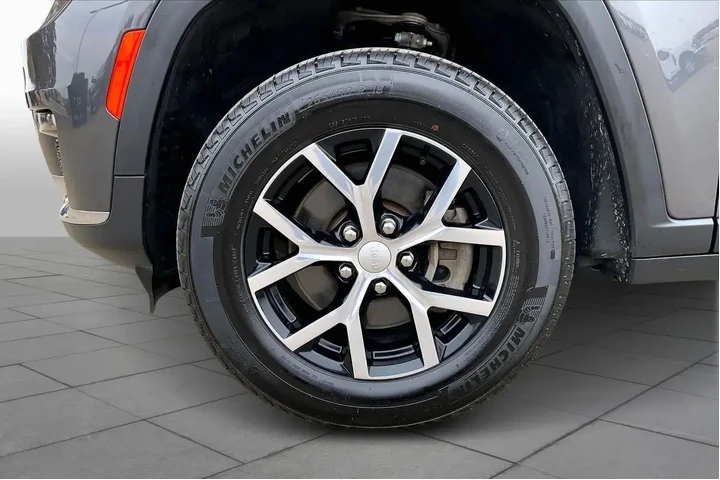 $34642 : Jeep Grand Cherokee L 2023 4 image 10