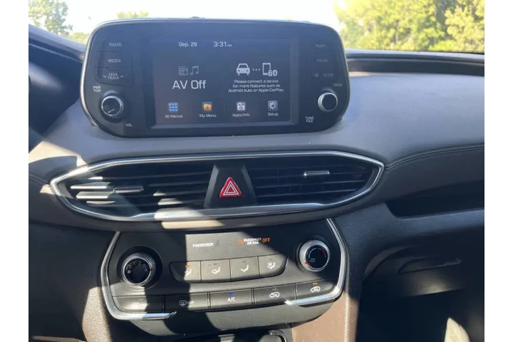 $10999 : 2019 Santa Fe SE 2.4L image 10