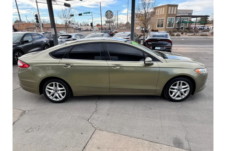 2013 Fusion SE image 4