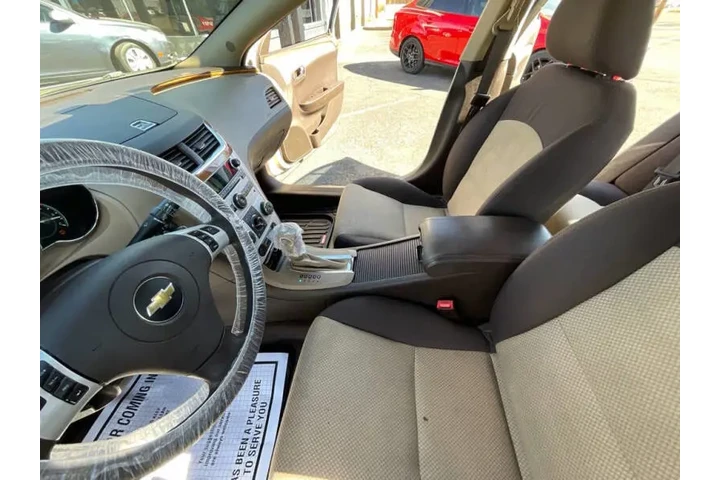 2011 Malibu LT image 10