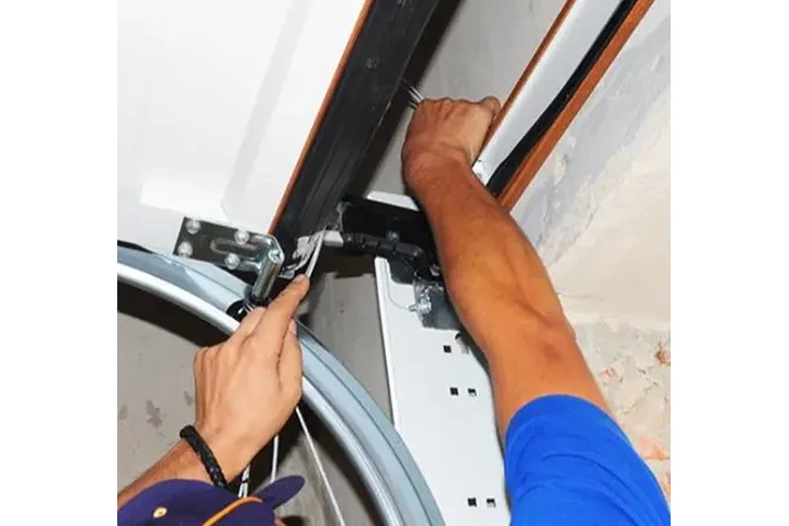 MIGUEL GARAGE DOORS image 4