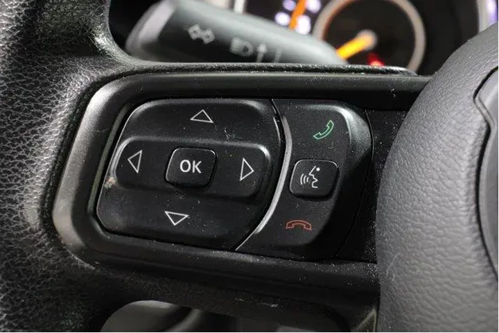 $30998 : Jeep Wrangler Unlimited 2021 image 9