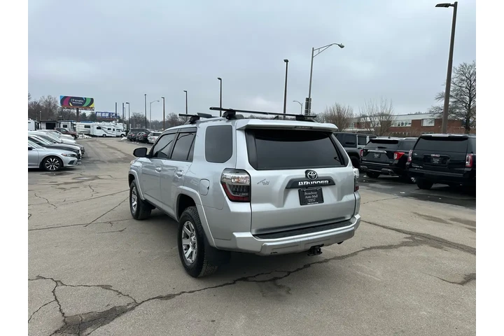 $17980 : 2015 4Runner 4WD 4dr V6 Trail image 4