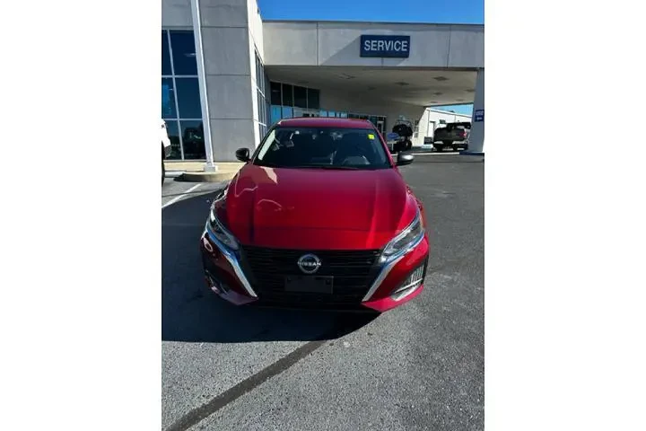 $19783 : Nissan Altima 2024 2.5 SV 4d image 2