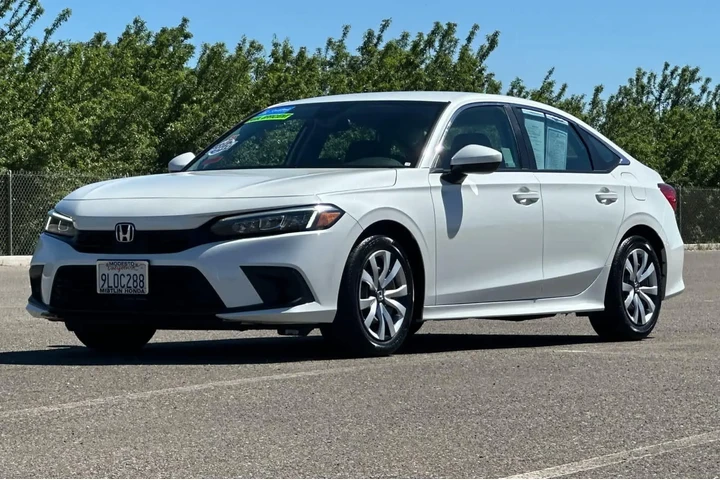 $24981 : Honda Civic 2024 LX 4dr Seda image 8