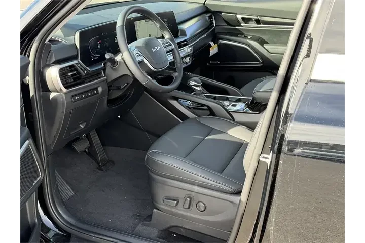$39550 : Kia Telluride 2025 S 4dr SUV image 10