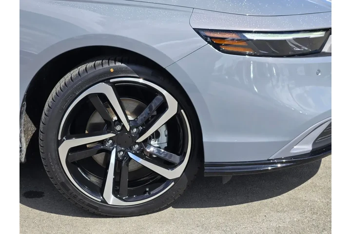 $28882 : Honda Accord Hybrid 2025 EX- image 9