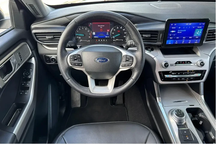 $33120 : Ford Explorer 2023 AWD XLT 4 image 5