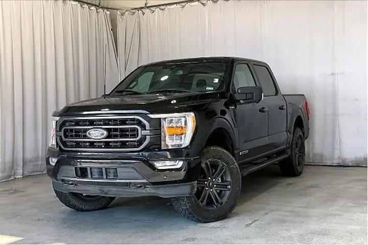 $32931 : Ford F-150 2022 4x4 XLT 4dr image 2