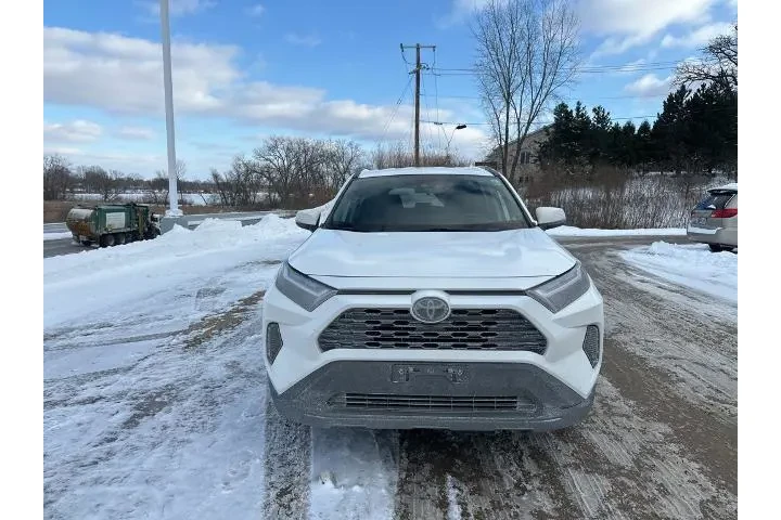 $32509 : Toyota RAV4 2025 AWD XLE 4dr image 5