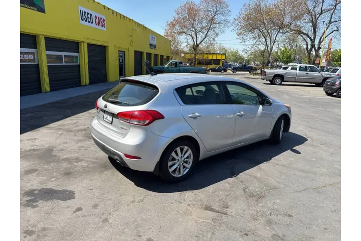 $7999 : 2015 Forte5 EX image 7