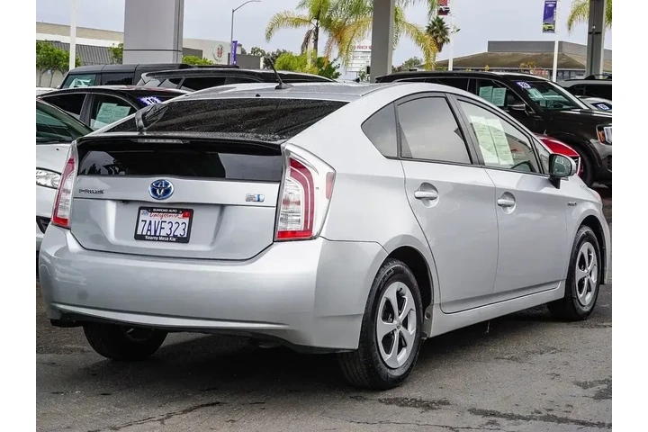 $9981 : Toyota Prius 2013 Four 4dr H image 8
