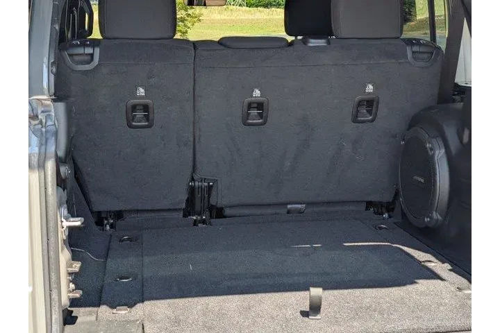 $31495 : Jeep Wrangler Unlimited 2020 image 10