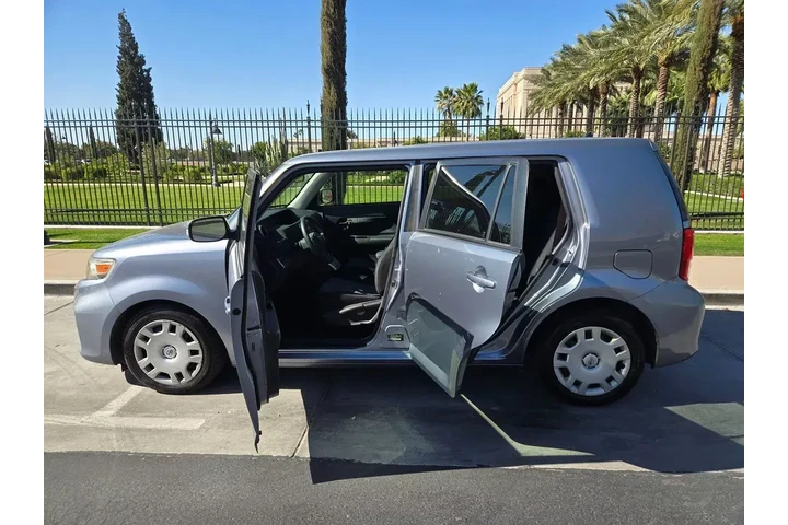 $5950 : 2011 xB image 7