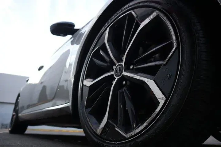 $25109 : Nissan Altima 2023 2.5 SR 4d image 9