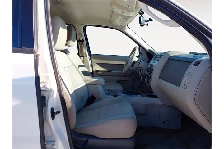 $9561 : Ford Escape 2012 AWD XLT 4dr image 9